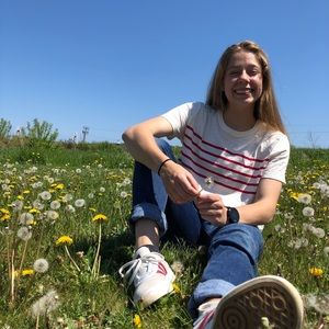 Meet your Posher, Alexis